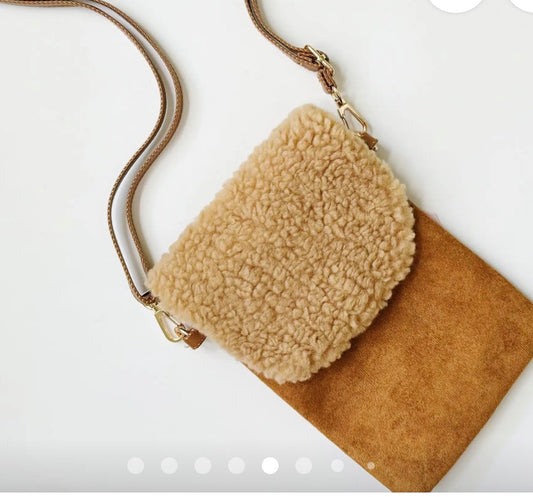 HANDY DANDY PHONE CROSSBODY (Teddy Brown)